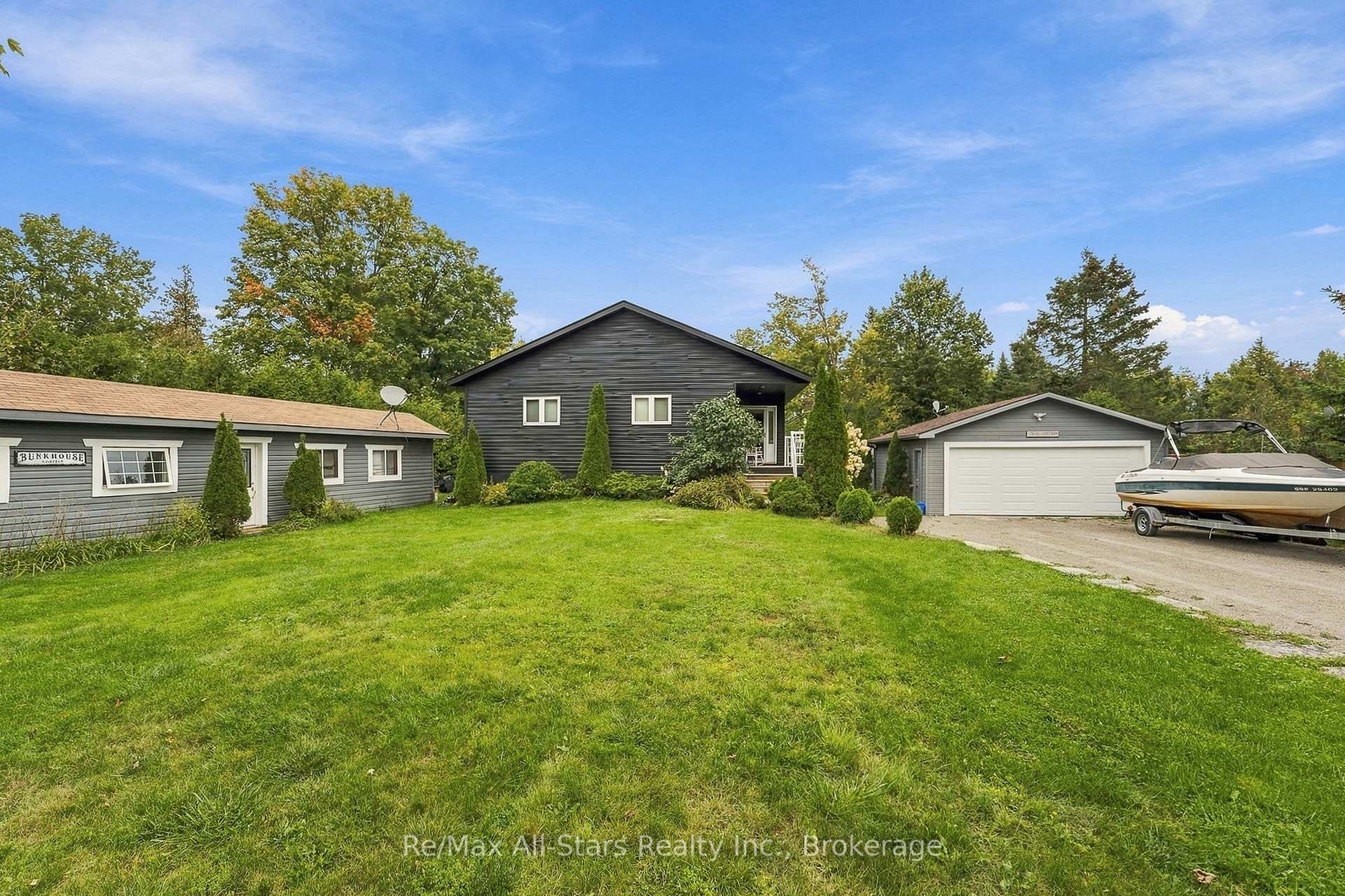 Photo of 97 Cedarplank Road