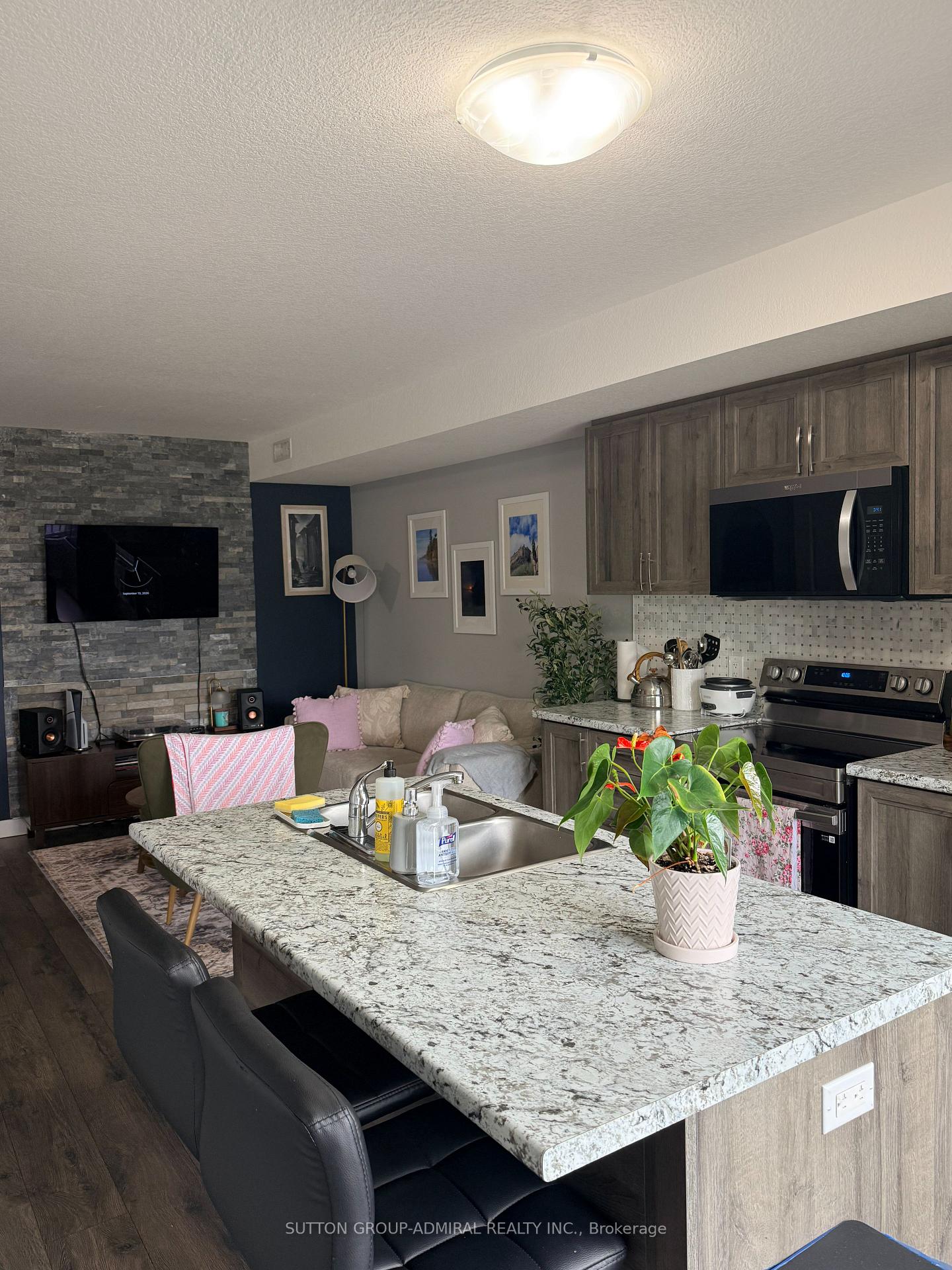 Photo 6 of Unit C, 148 Rochefort Street, Kitchener, Huron Park — HOMEH