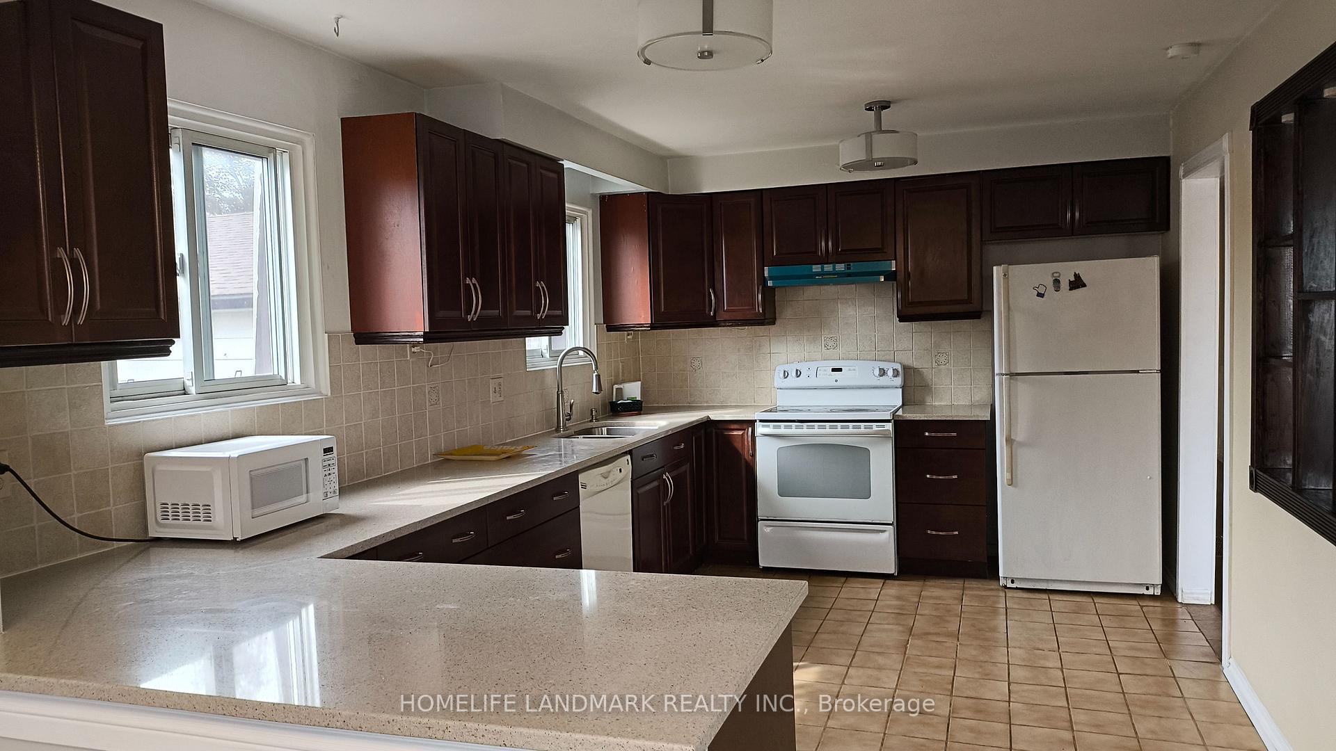 Photo 5 of Unit Upper, 12 Clancy Drive, North York, Don Valley Village — HOMEH