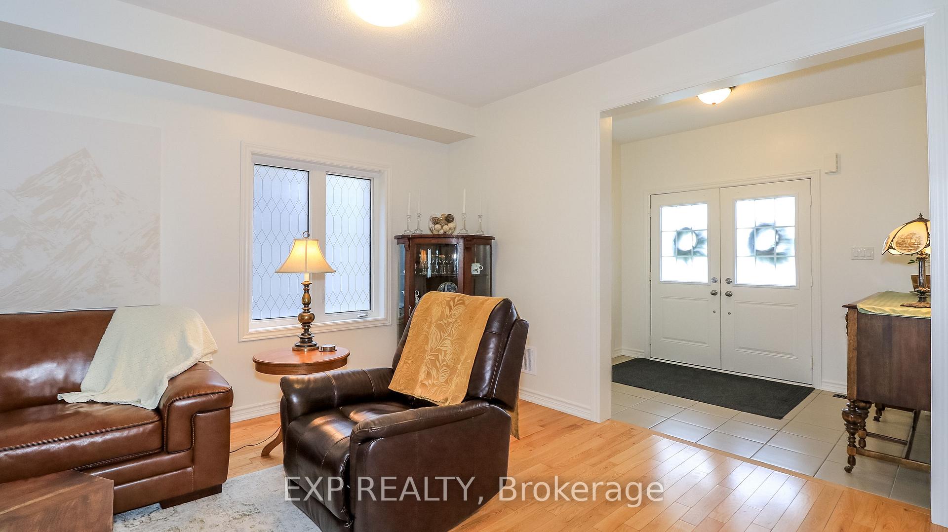 Photo 10 of 251 Ridley Crescent, Southgate — HOMEH