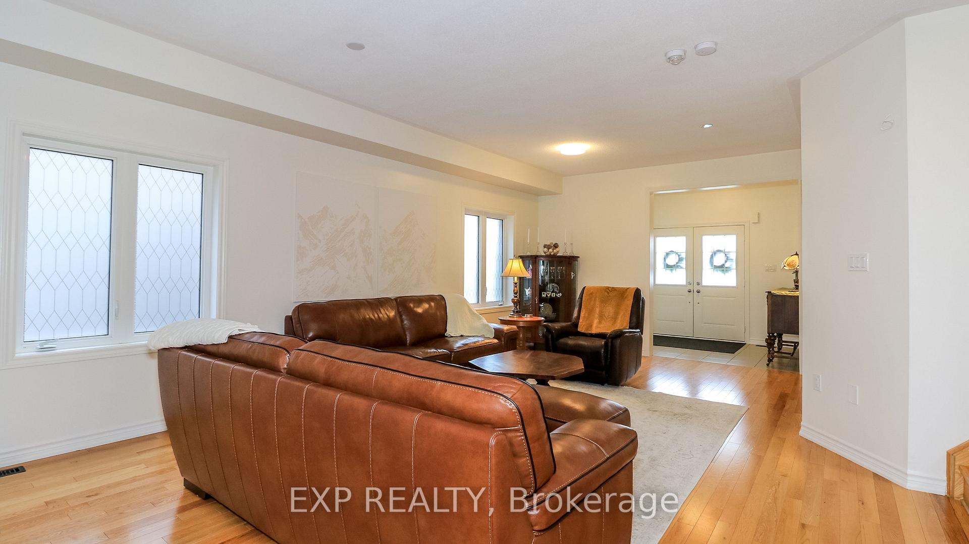 Photo 12 of 251 Ridley Crescent, Southgate — HOMEH