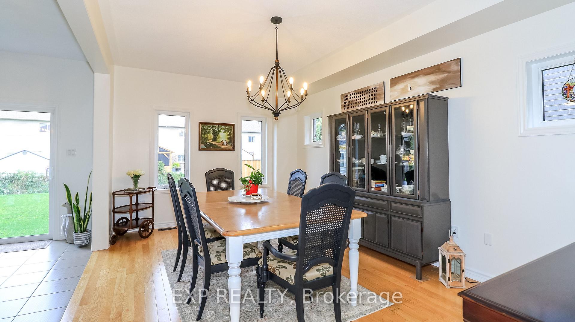 Photo 14 of 251 Ridley Crescent, Southgate — HOMEH