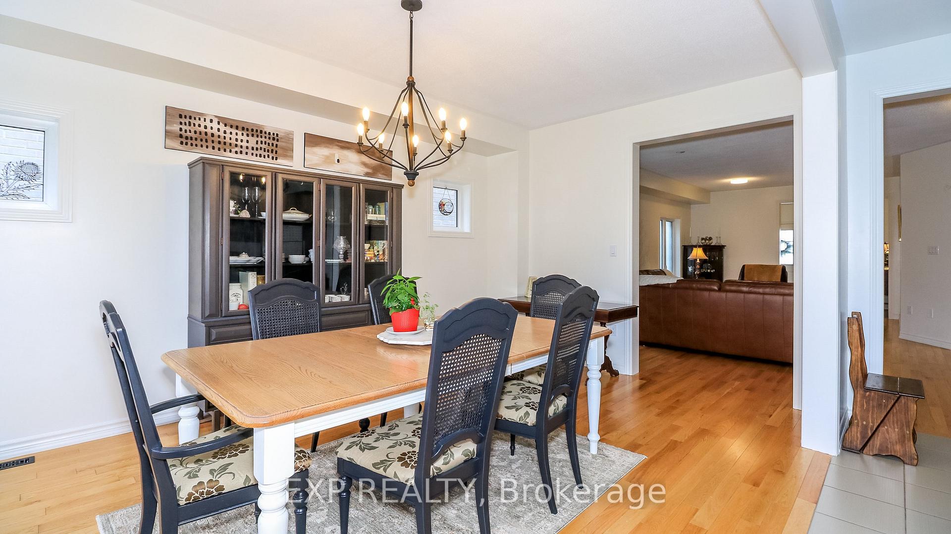 Photo 16 of 251 Ridley Crescent, Southgate — HOMEH