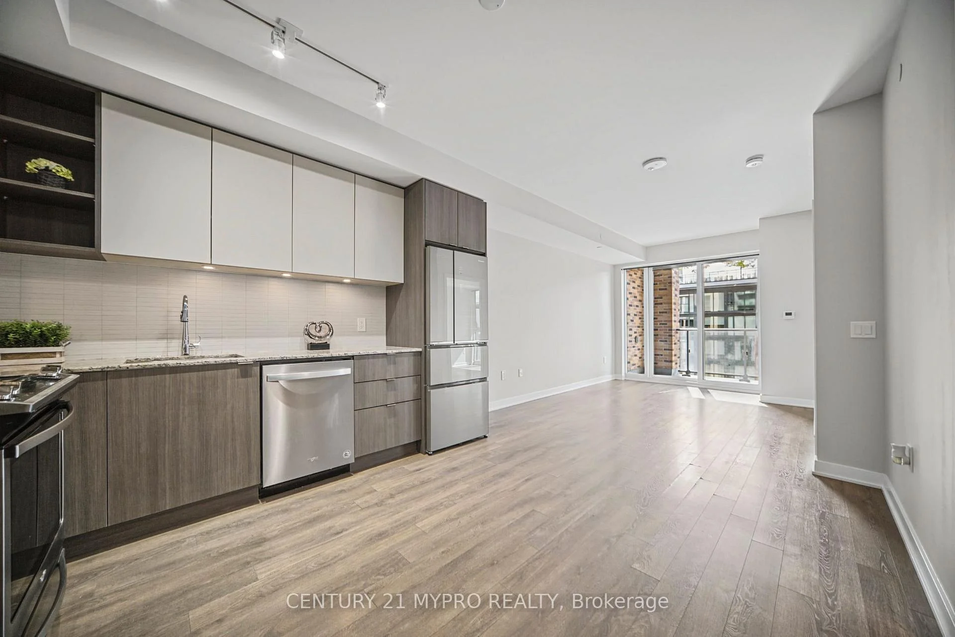 Photo 4 of Unit 713, 100 Eagle Rock Way, Vaughan, Rural Vaughan — HOMEH