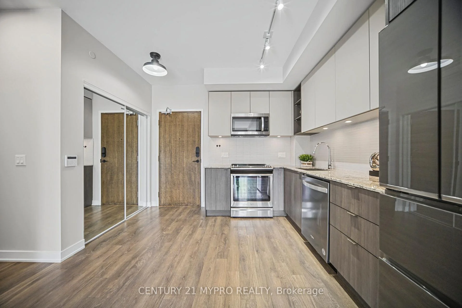 Photo 10 of Unit 713, 100 Eagle Rock Way, Vaughan, Rural Vaughan — HOMEH