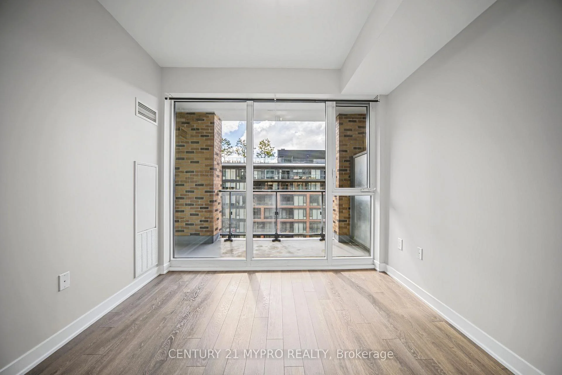 Photo 19 of Unit 713, 100 Eagle Rock Way, Vaughan, Rural Vaughan — HOMEH