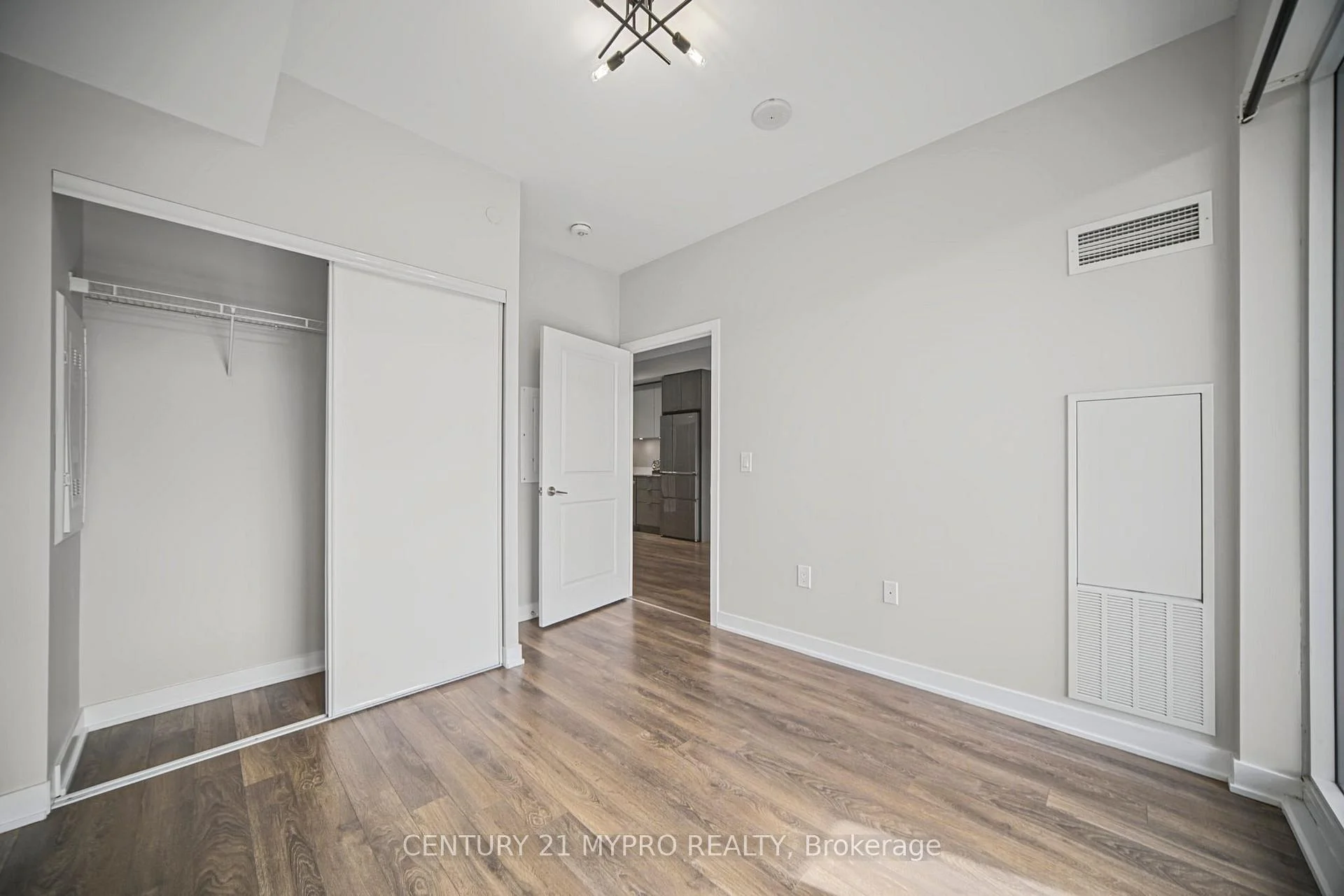 Photo 17 of Unit 713, 100 Eagle Rock Way, Vaughan, Rural Vaughan — HOMEH