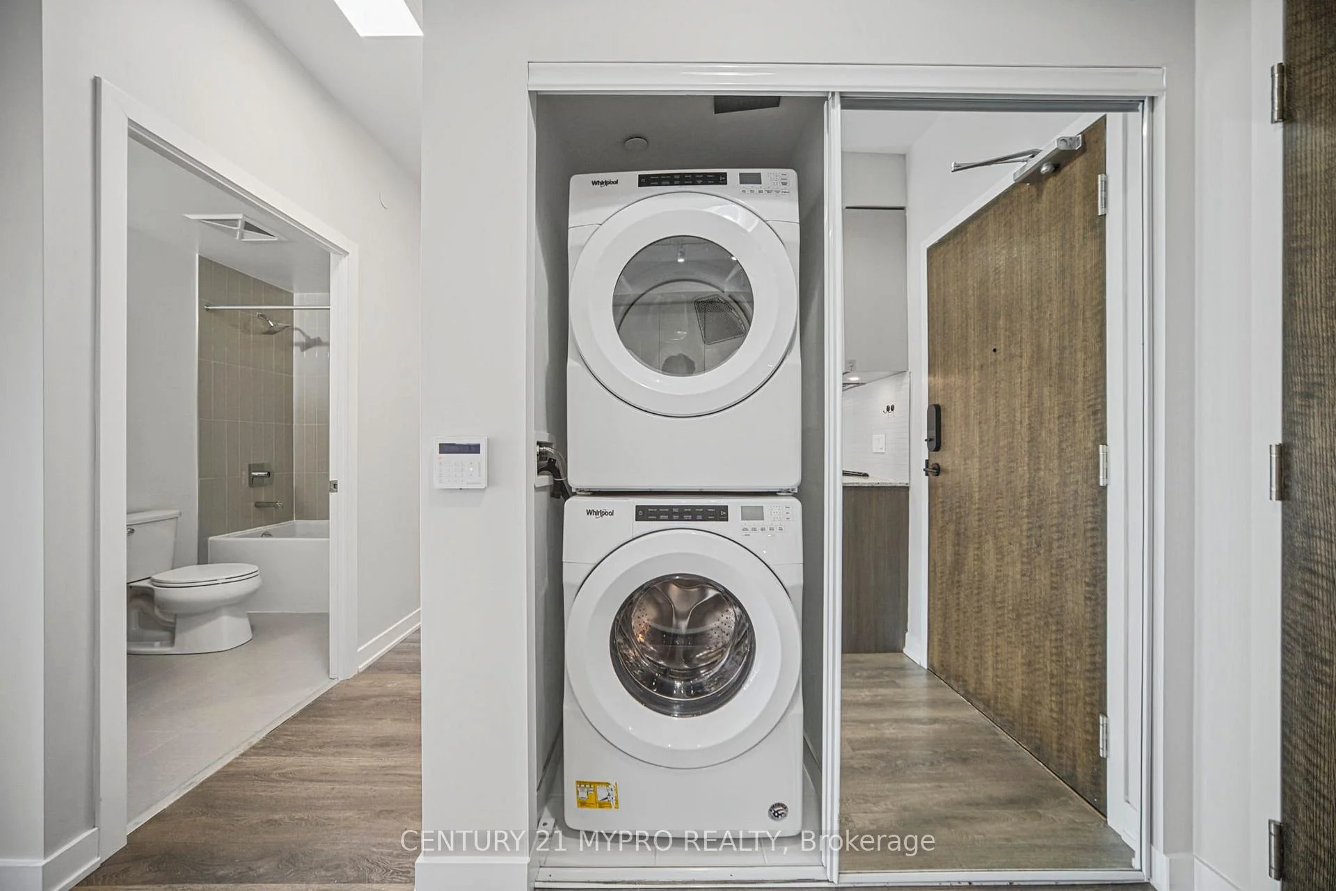 Photo 23 of Unit 713, 100 Eagle Rock Way, Vaughan, Rural Vaughan — HOMEH