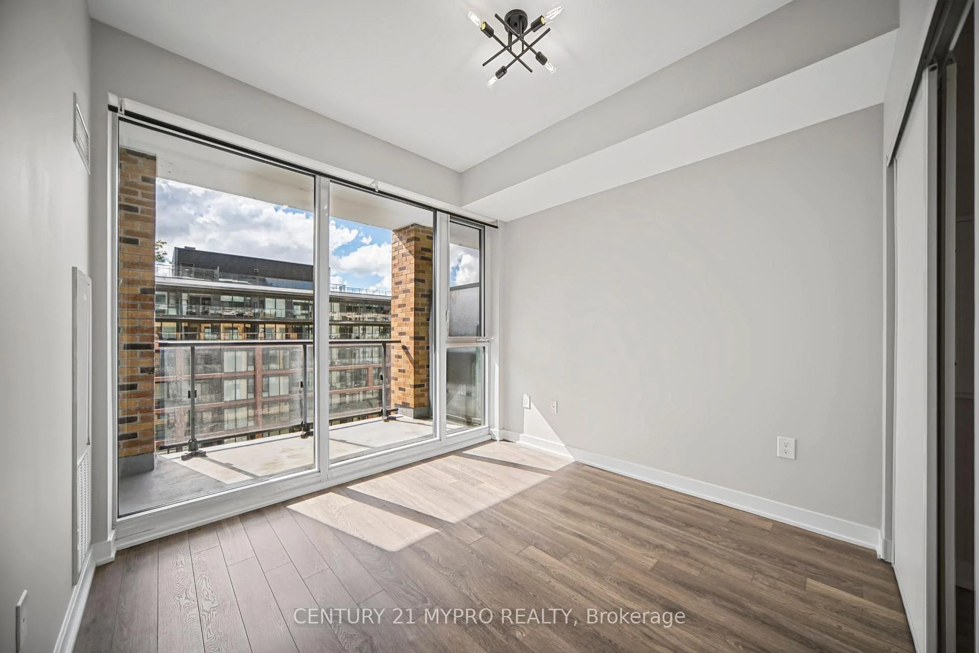 Photo 16 of Unit 713, 100 Eagle Rock Way, Vaughan, Rural Vaughan — HOMEH