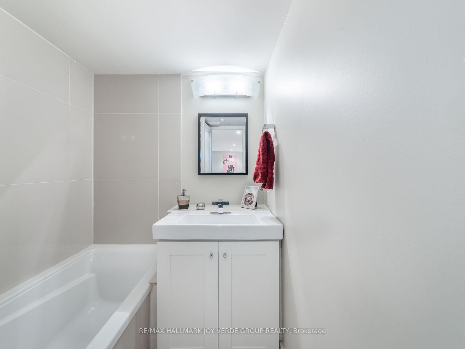 Photo 22 of 460 Davisville Avenue, Toronto, Mount Pleasant East — HOMEH