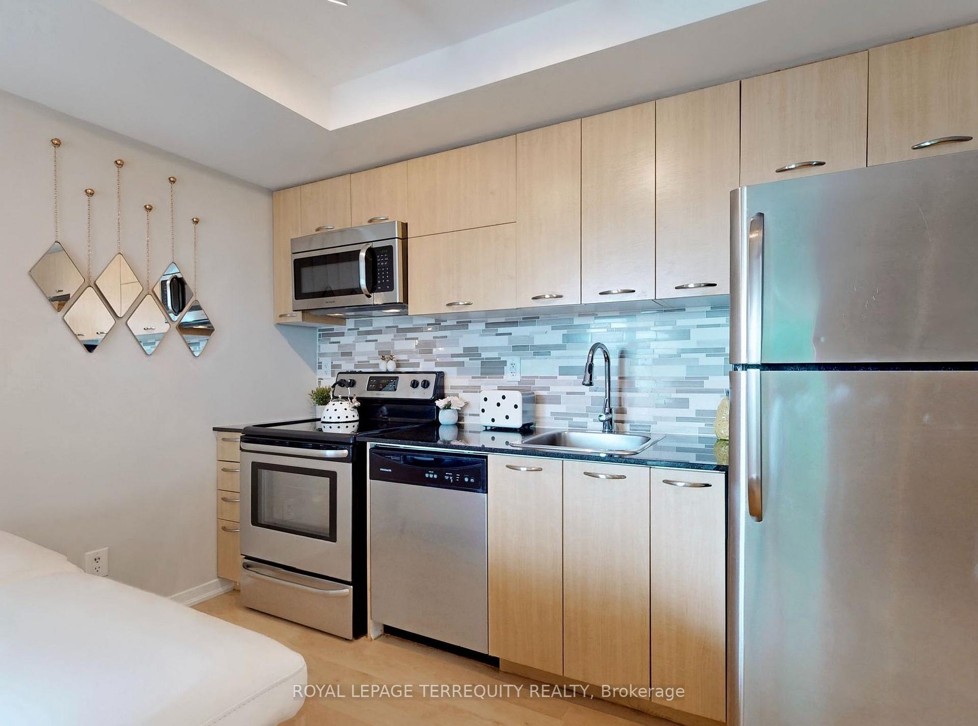 Photo 18 of Unit 710, 38 Joe Shuster Way, Toronto, South Parkdale — HOMEH