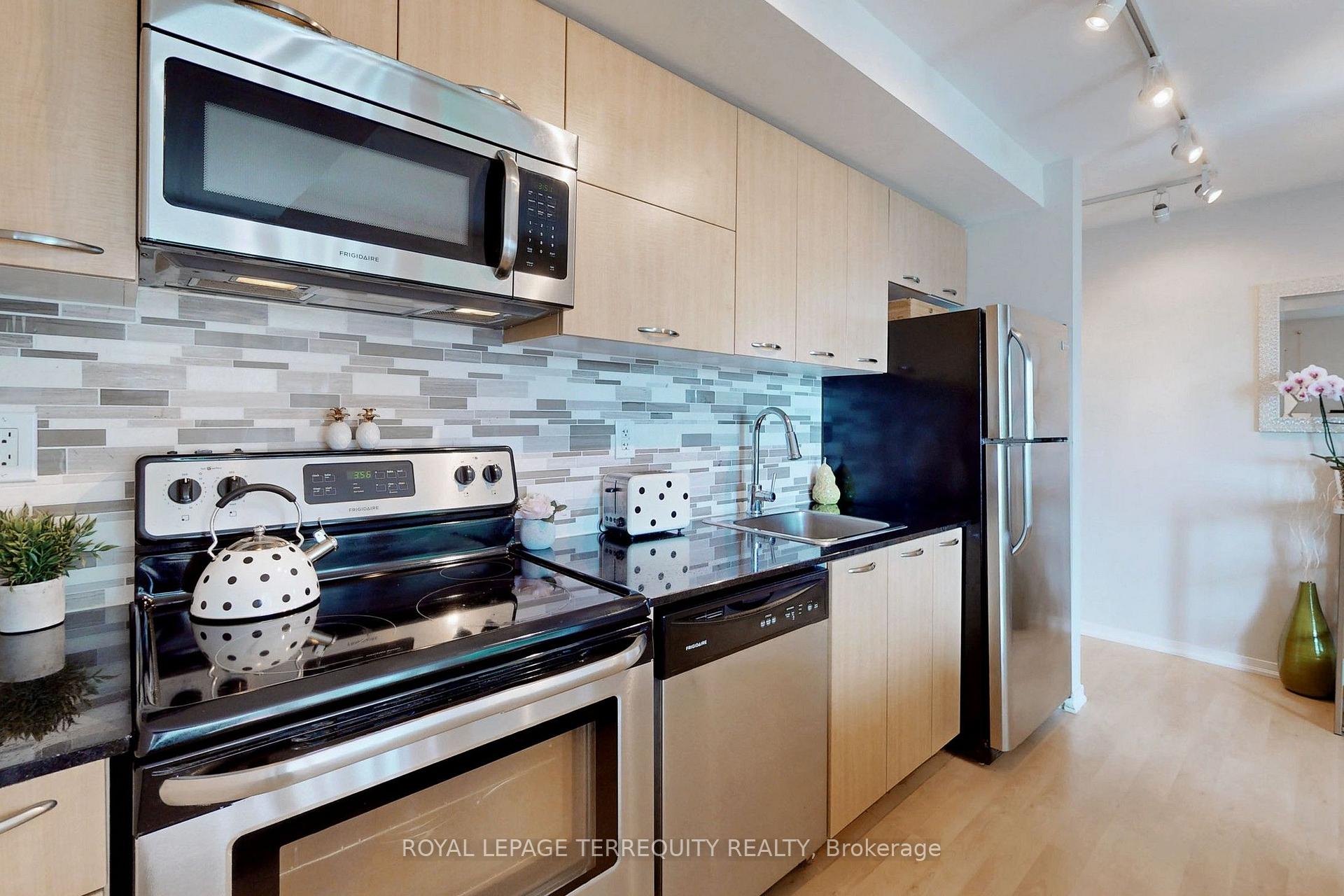 Photo 22 of Unit 710, 38 Joe Shuster Way, Toronto, South Parkdale — HOMEH