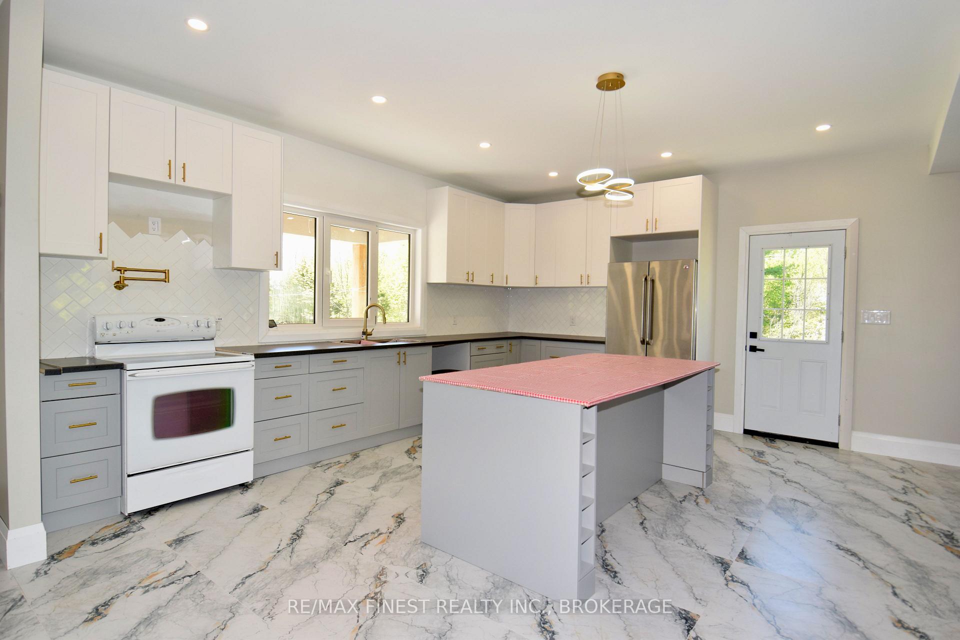 Photo 4 of 293 Bradshaw Road, Frontenac, Frontenac South — HOMEH