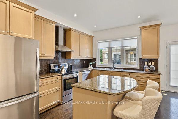 Photo 23 of 3 Flook Lane, North York, Willowdale West — HOMEH