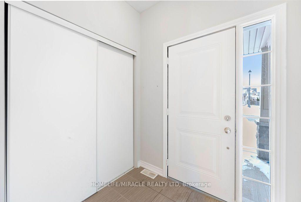 Photo 3 of 2352 Steeplechase Street, Oshawa, Windfields — HOMEH