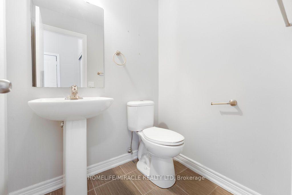 Photo 11 of 2352 Steeplechase Street, Oshawa, Windfields — HOMEH