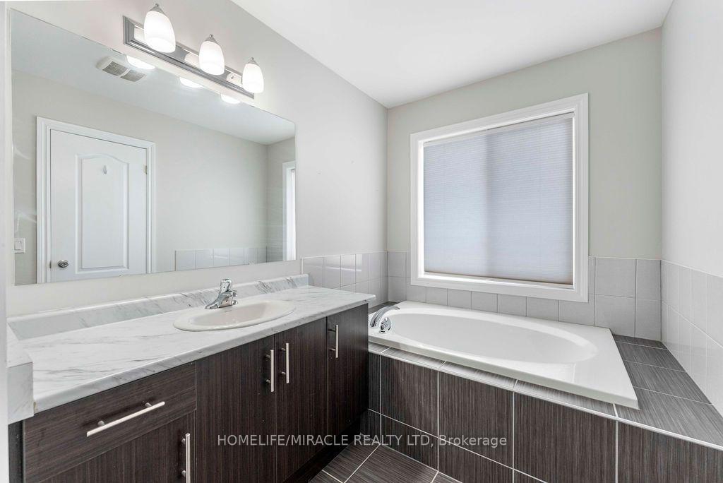 Photo 13 of 2352 Steeplechase Street, Oshawa, Windfields — HOMEH