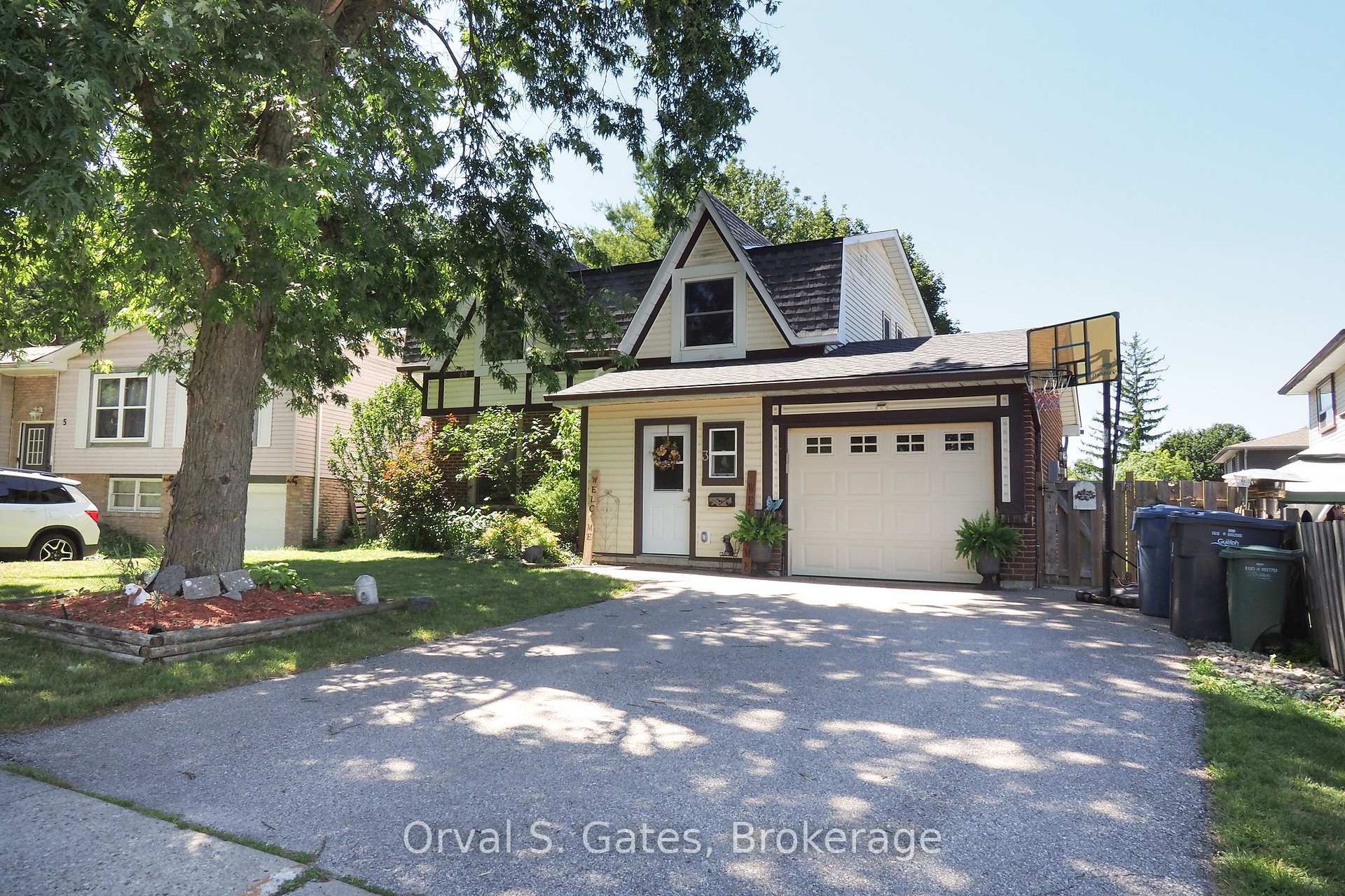 Photo 3 of 3 Queensdale Crescent, Guelph, Willow West/Sugarbush/West Acres — HOMEH
