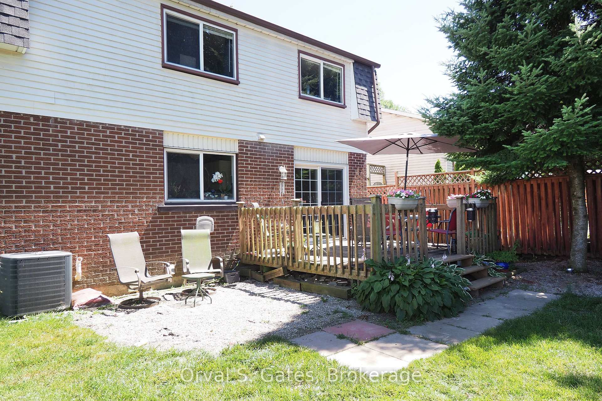 Photo 4 of 3 Queensdale Crescent, Guelph, Willow West/Sugarbush/West Acres — HOMEH