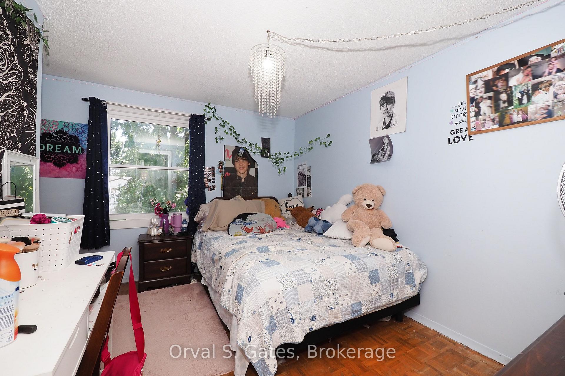Photo 11 of 3 Queensdale Crescent, Guelph, Willow West/Sugarbush/West Acres — HOMEH