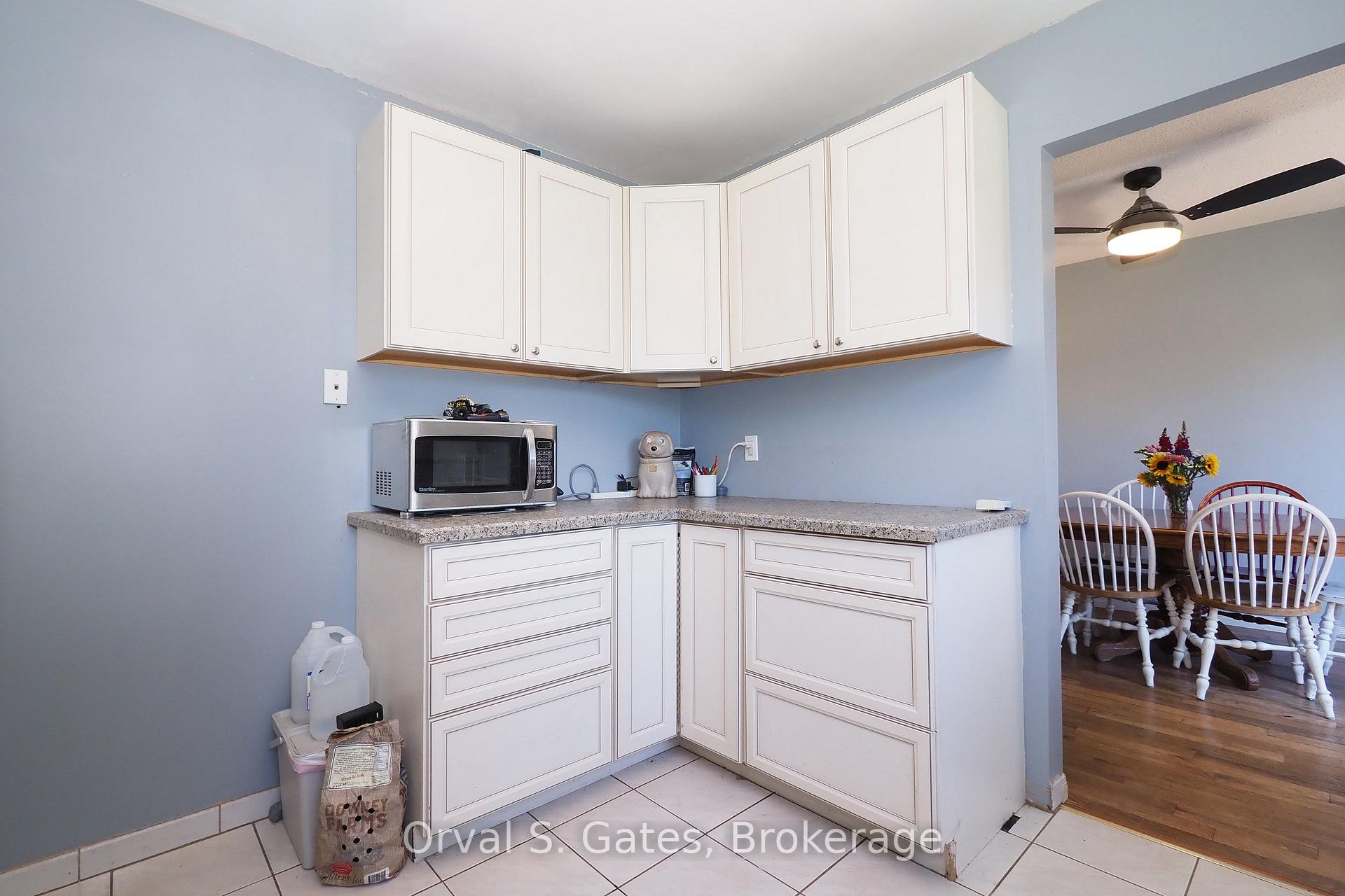 Photo 15 of 3 Queensdale Crescent, Guelph, Willow West/Sugarbush/West Acres — HOMEH