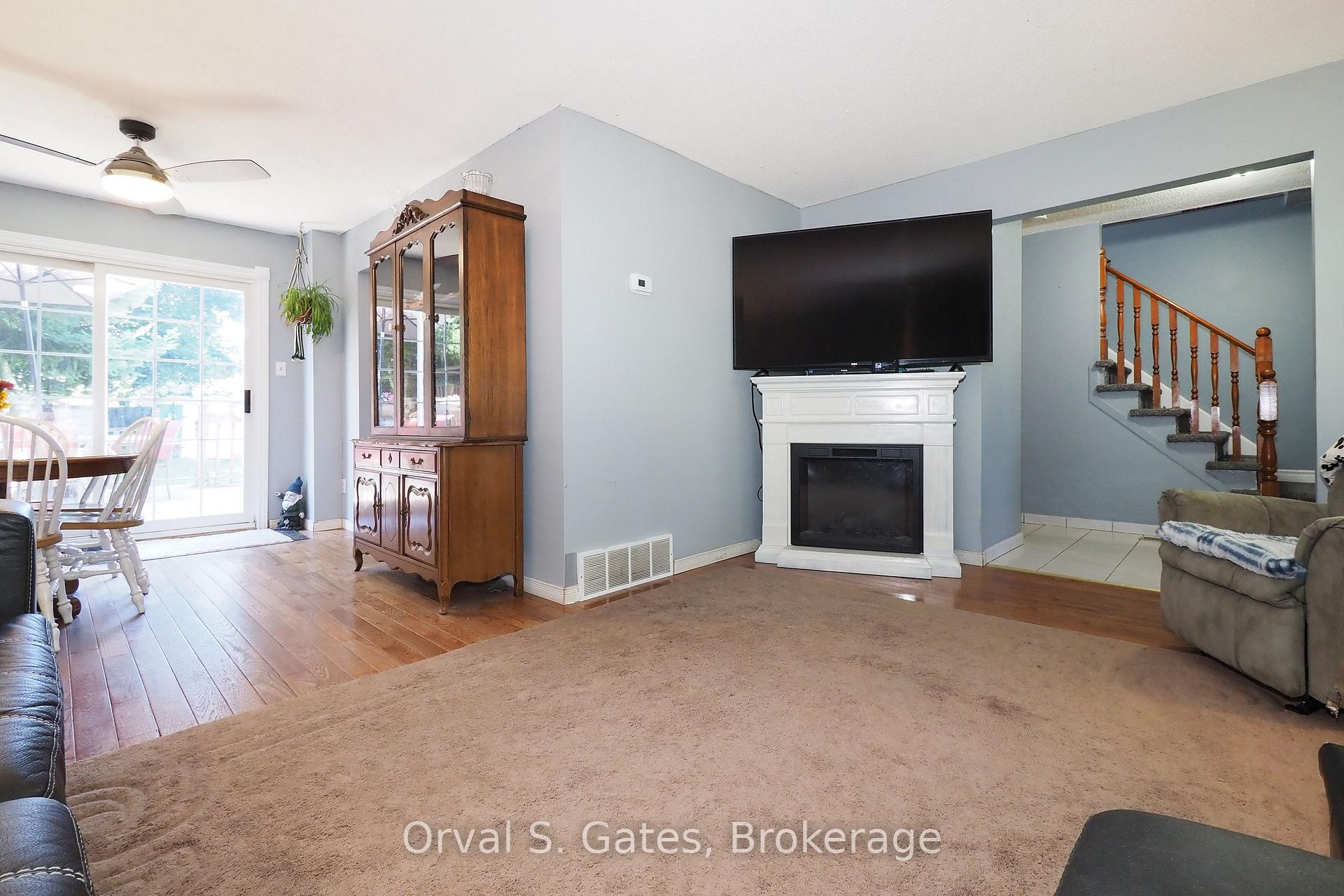 Photo 17 of 3 Queensdale Crescent, Guelph, Willow West/Sugarbush/West Acres — HOMEH