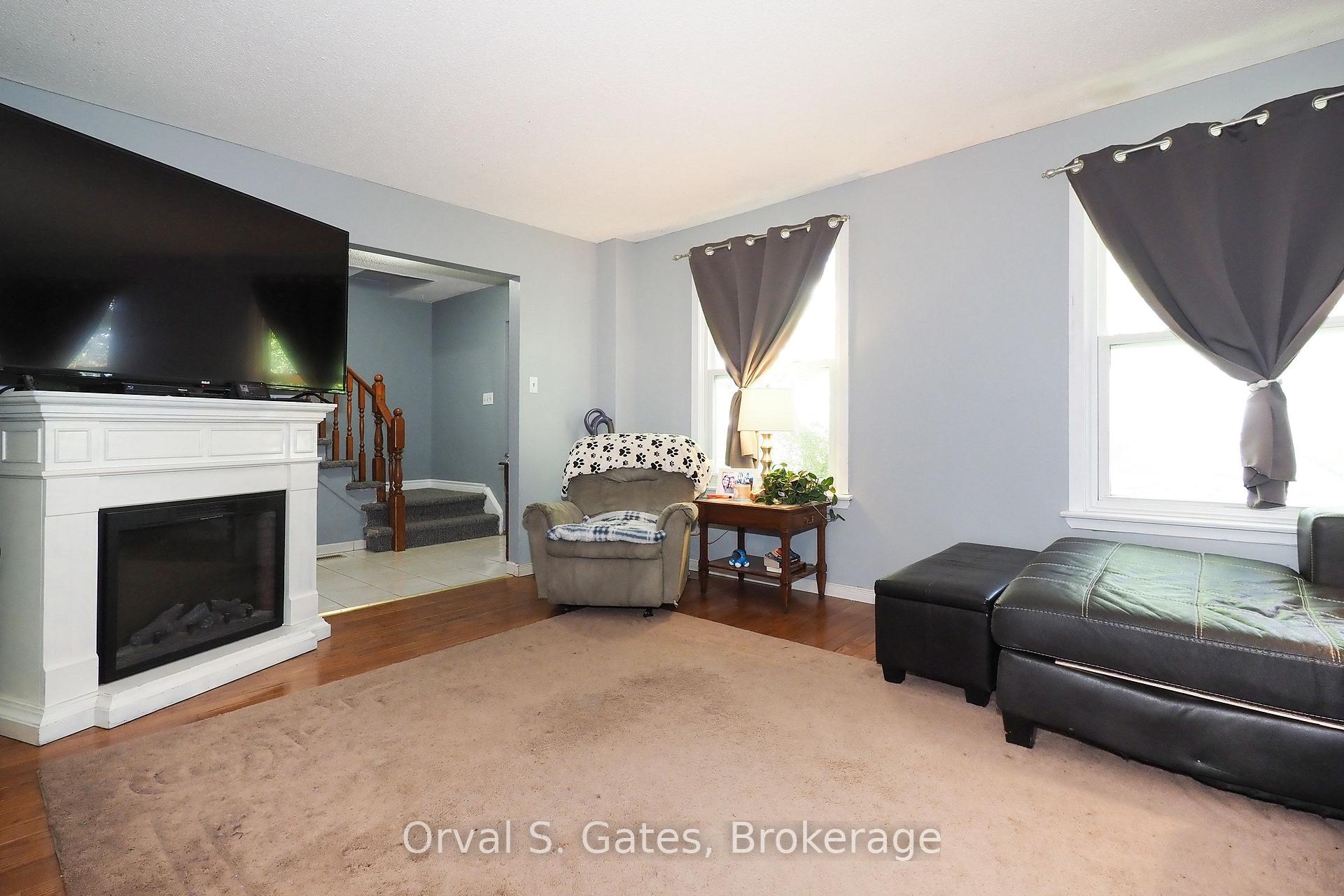 Photo 18 of 3 Queensdale Crescent, Guelph, Willow West/Sugarbush/West Acres — HOMEH