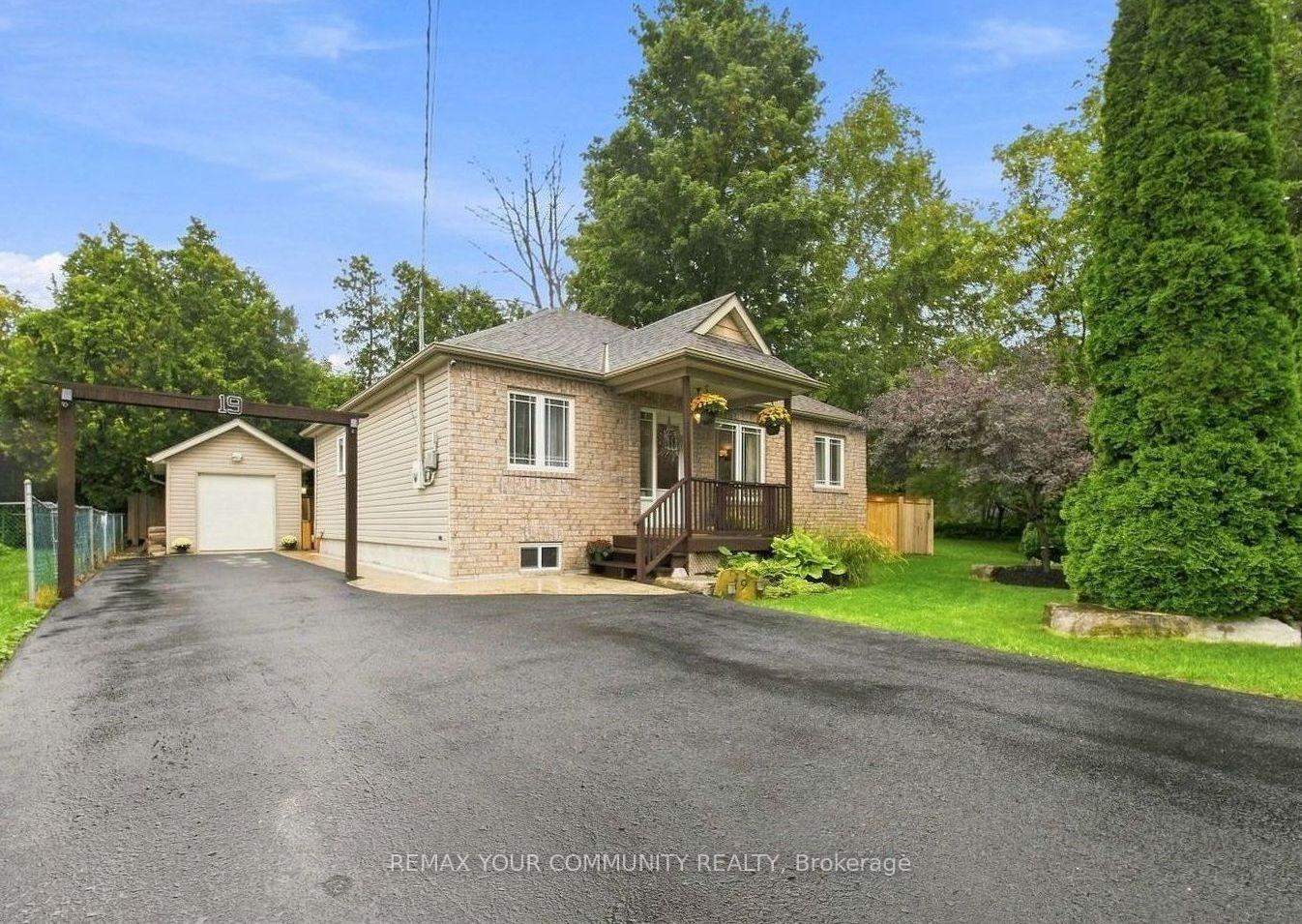 Photo 2 of 19 De Geer Street, Georgina, Sutton & Jackson's Point — HOMEH