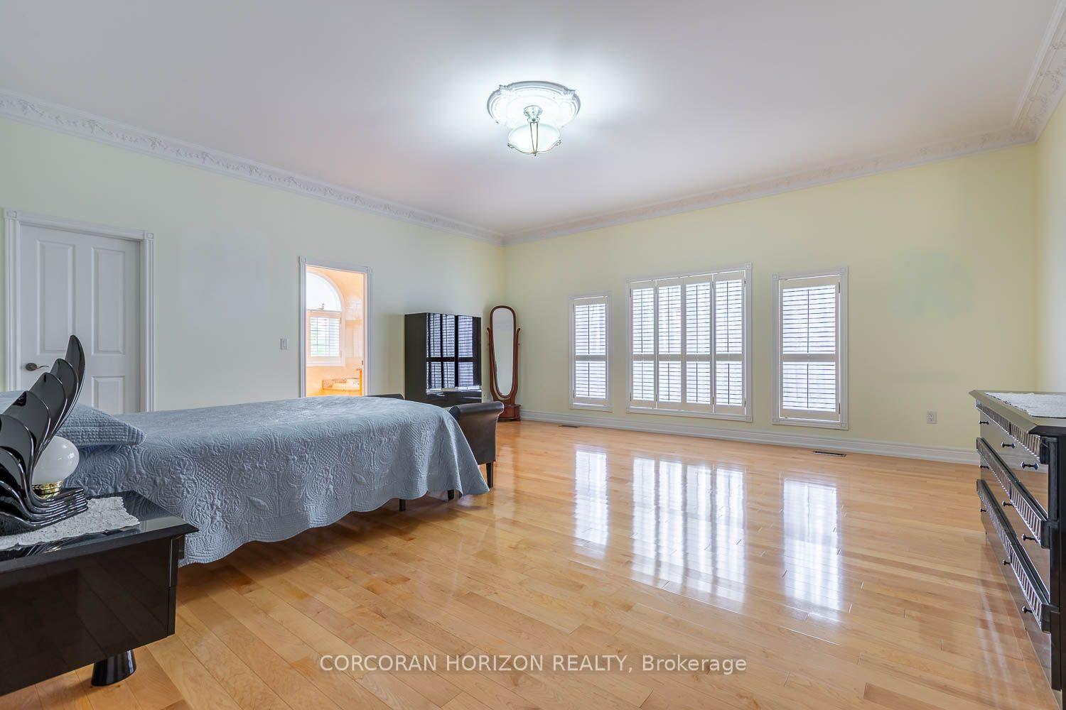 Photo 13 of 16 Rosegarden Drive, Brampton, Toronto Gore Rural Estate — HOMEH