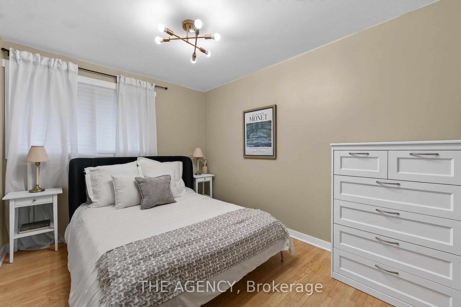 Photo 5 of 20 Ridge Point Drive, St. Catharines, Burleigh Hill — HOMEH