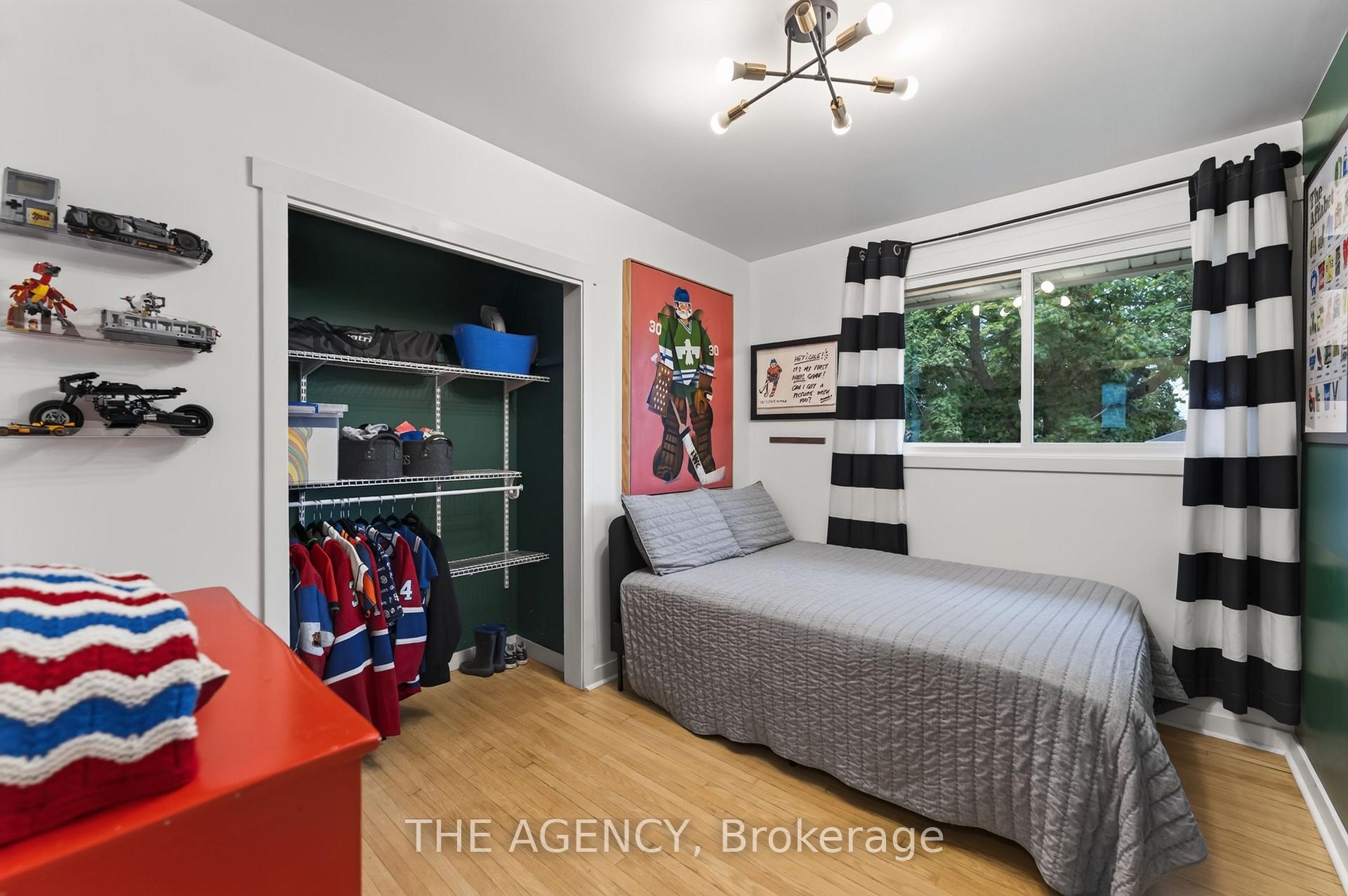 Photo 7 of 20 Ridge Point Drive, St. Catharines, Burleigh Hill — HOMEH