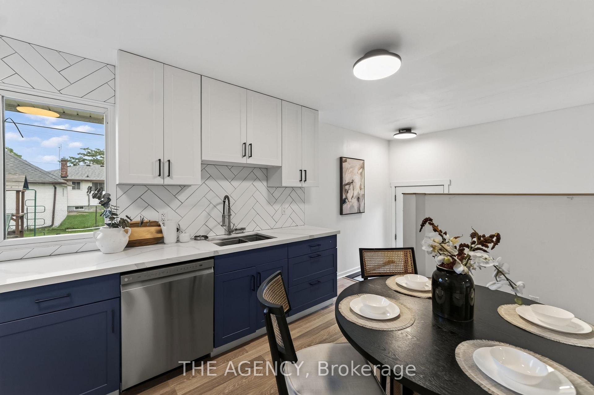 Photo 17 of 20 Ridge Point Drive, St. Catharines, Burleigh Hill — HOMEH