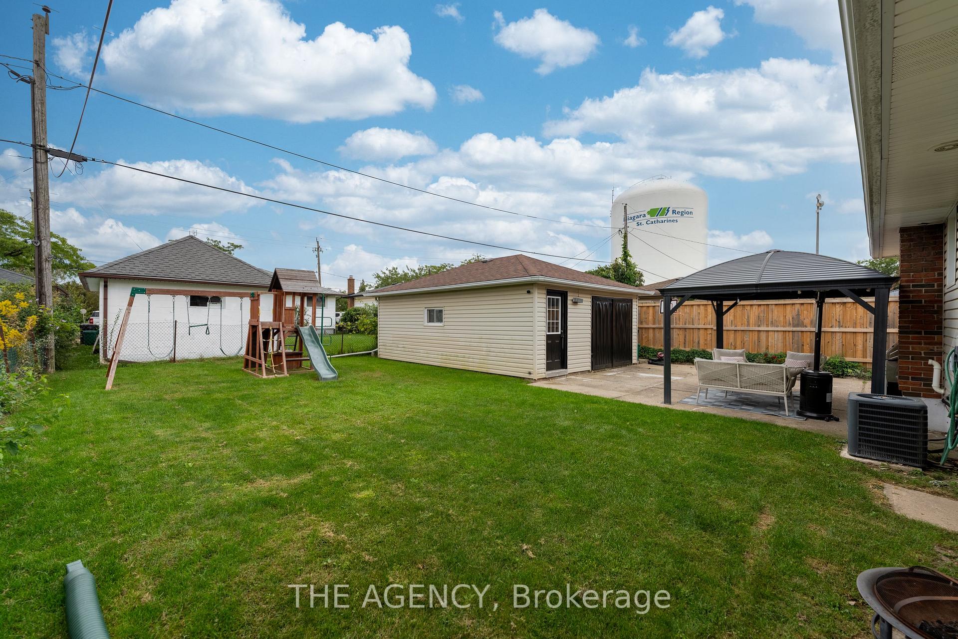 Photo 30 of 20 Ridge Point Drive, St. Catharines, Burleigh Hill — HOMEH