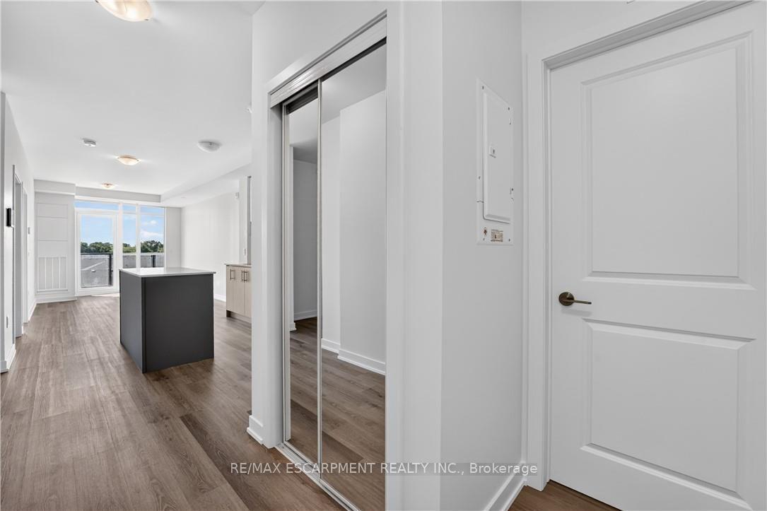 Photo 2 of Unit 427, 461 Green Road, Hamilton, Stoney Creek — HOMEH
