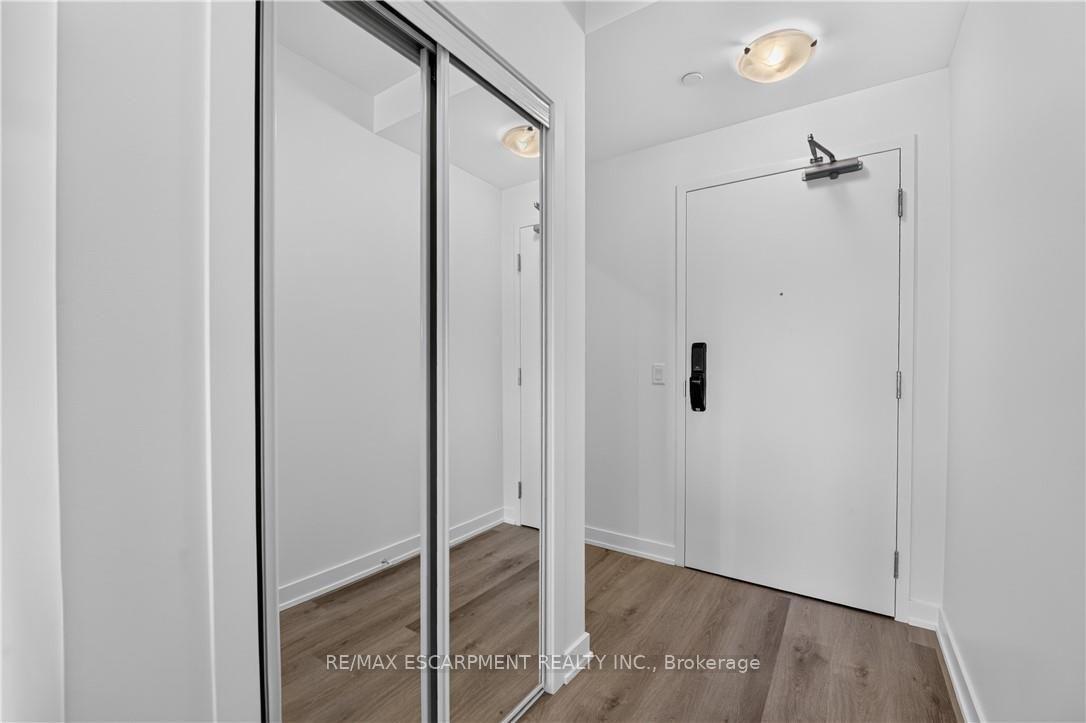 Photo 5 of Unit 427, 461 Green Road, Hamilton, Stoney Creek — HOMEH