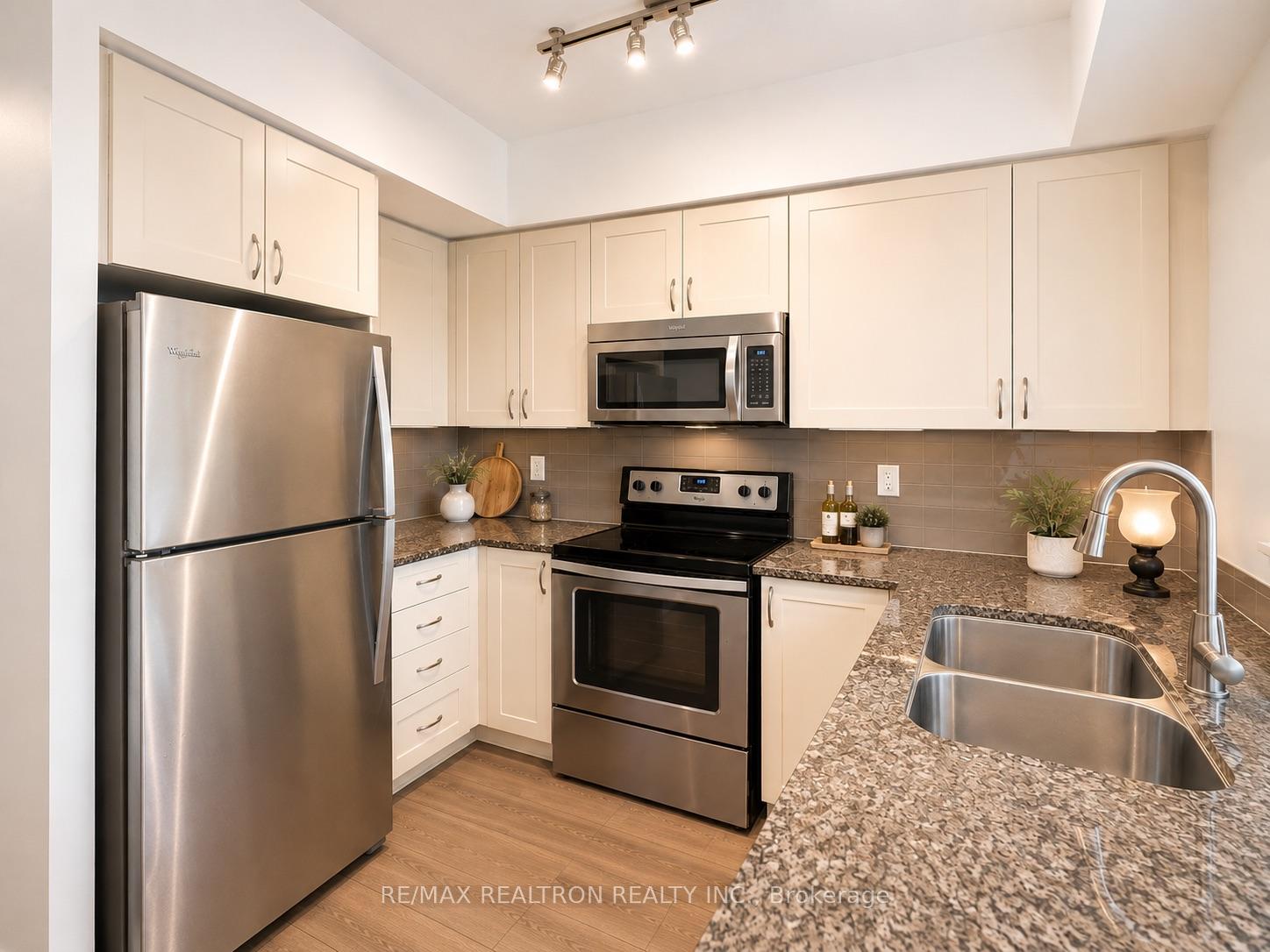 Photo 6 of Unit 1904, 7890 Bathurst Street, Vaughan, Beverley Glen — HOMEH