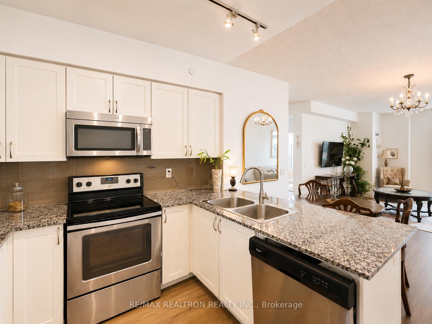 Photo 7 of Unit 1904, 7890 Bathurst Street, Vaughan, Beverley Glen — HOMEH