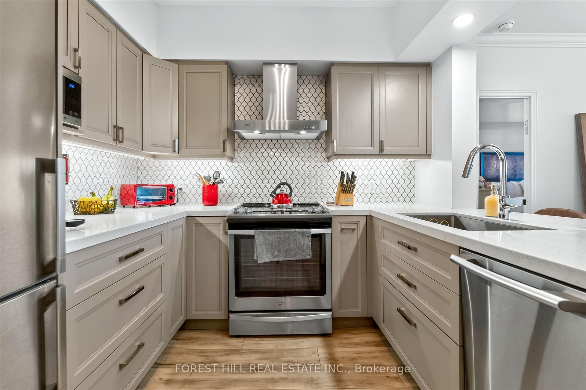 Photo 13 of Unit 508, 2 Edith Drive, Toronto, Yonge-Eglinton — HOMEH