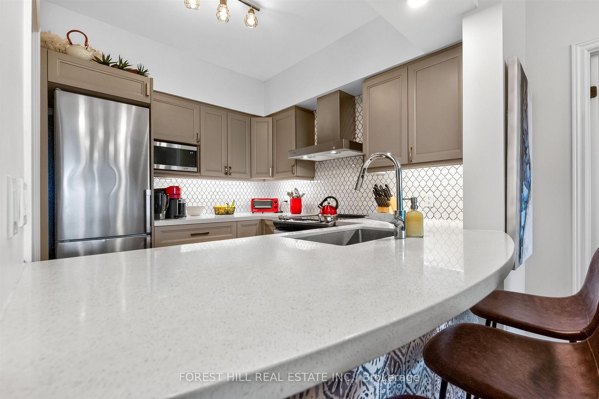 Photo 16 of Unit 508, 2 Edith Drive, Toronto, Yonge-Eglinton — HOMEH