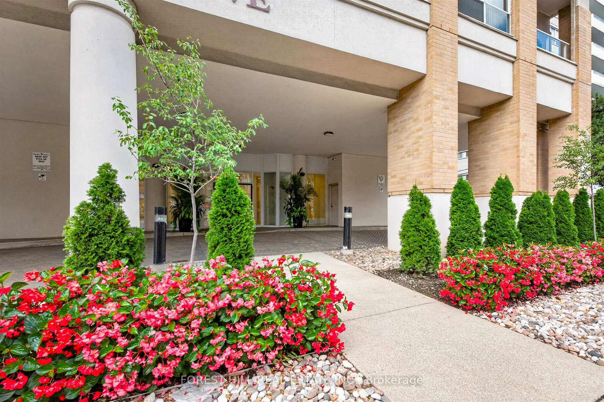 Photo 8 of Unit 508, 2 Edith Drive, Toronto, Yonge-Eglinton — HOMEH