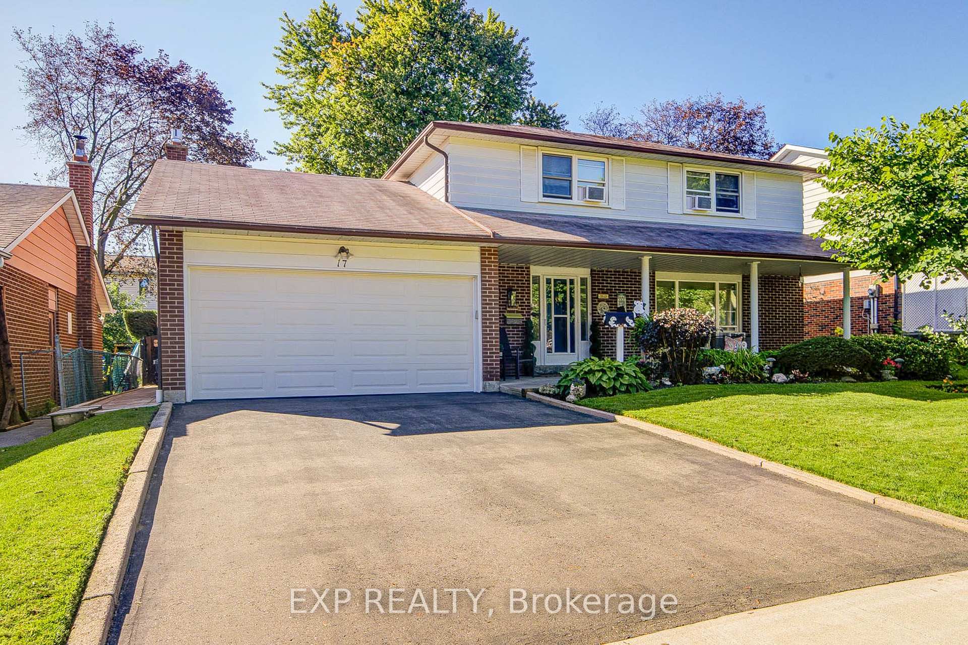 Photo 3 of 17 Rustywood Drive, North York, Parkwoods-Donalda — HOMEH