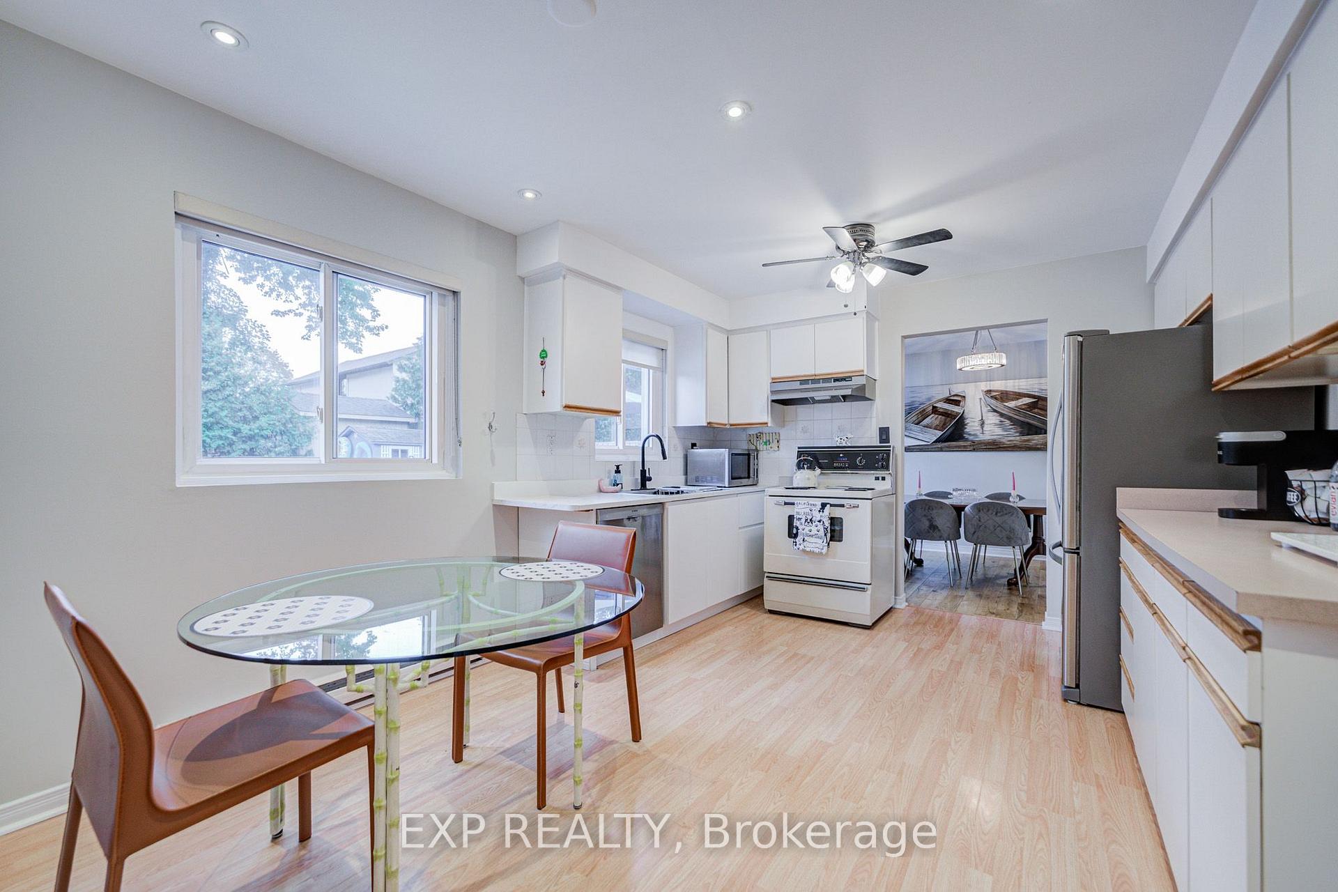 Photo 18 of 17 Rustywood Drive, North York, Parkwoods-Donalda — HOMEH