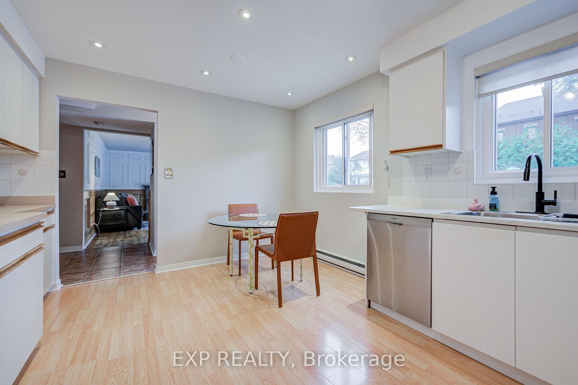 Photo 21 of 17 Rustywood Drive, North York, Parkwoods-Donalda — HOMEH