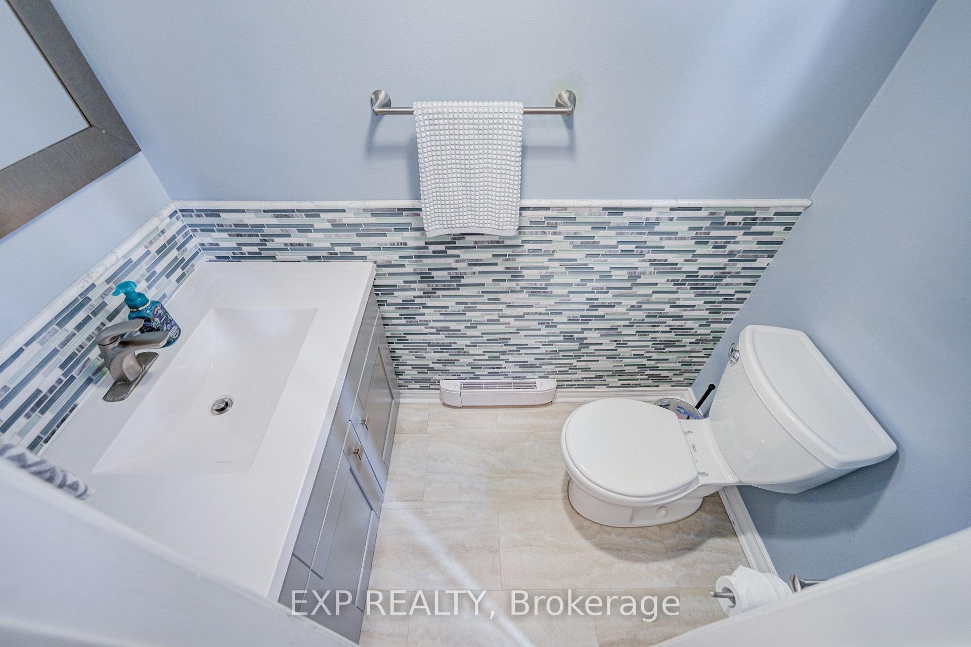 Photo 27 of 17 Rustywood Drive, North York, Parkwoods-Donalda — HOMEH