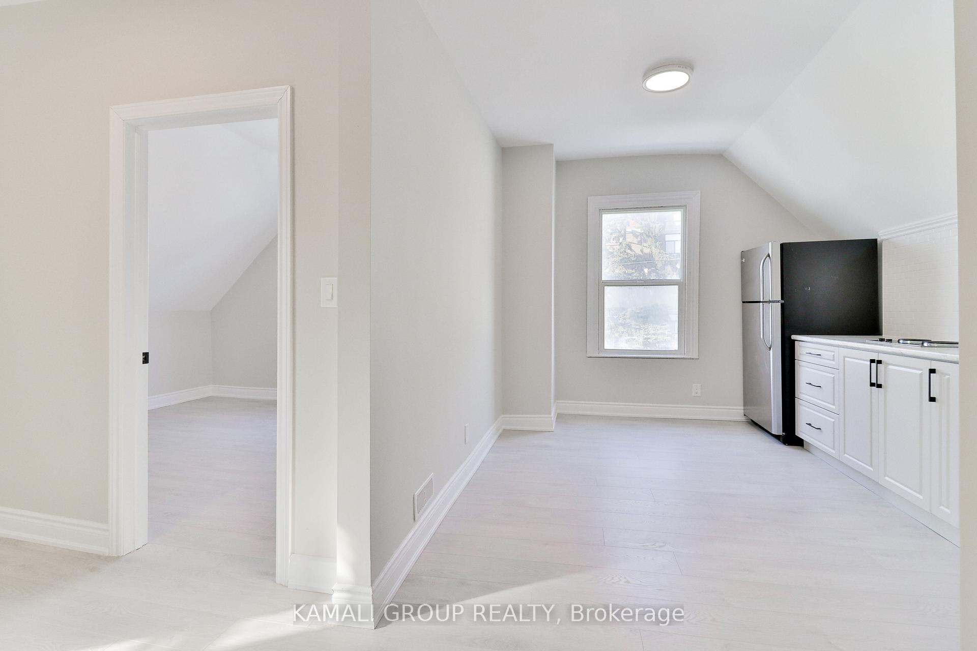 Photo 3 of Unit 3, 93 McMillan Drive, Oshawa, O'Neill — HOMEH