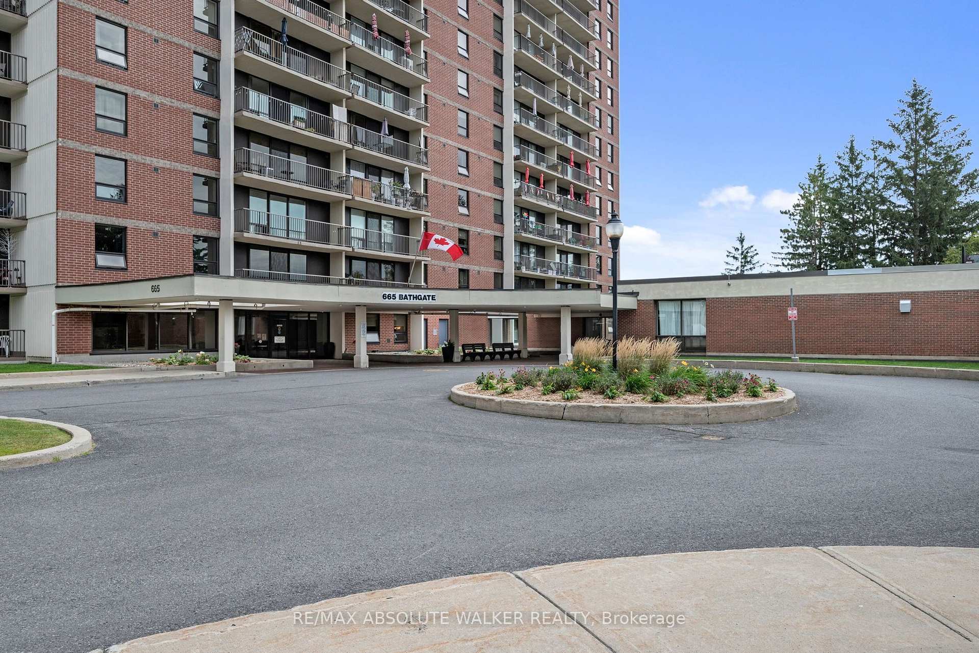Photo 2 of Unit 1709, 665 Bathgate Drive, Ottawa, Carson Meadows — HOMEH