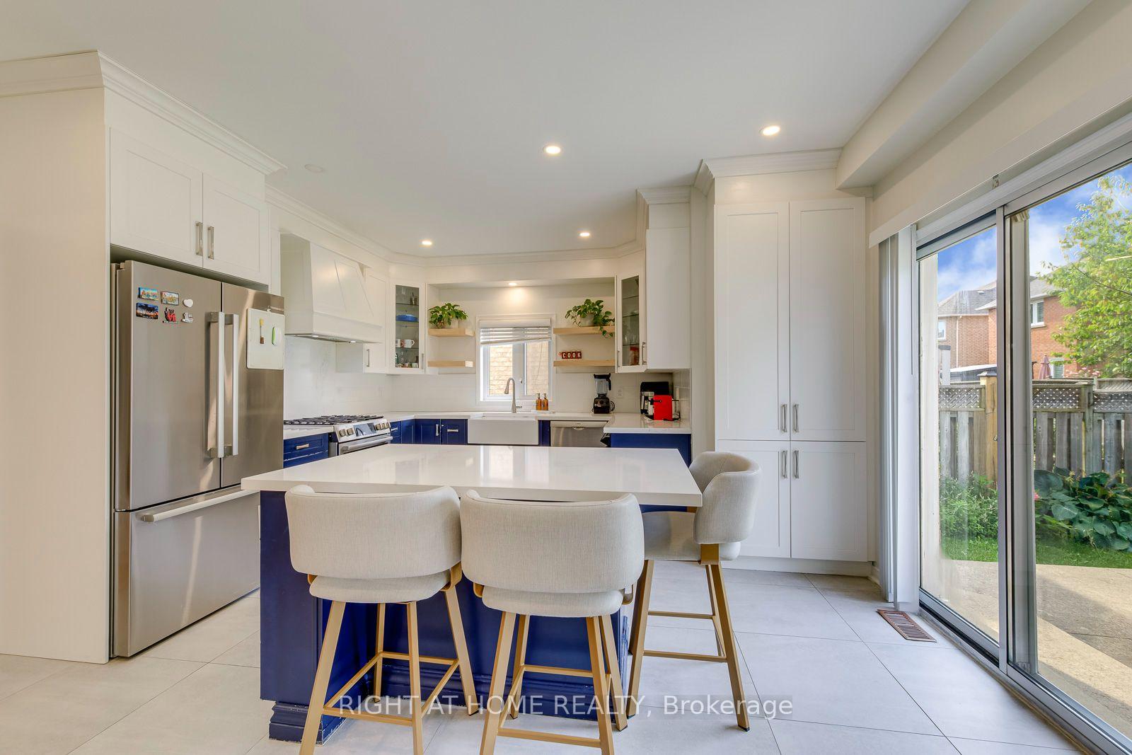 Photo 12 of 2244 Overfield Road, Oakville, West Oak Trails — HOMEH