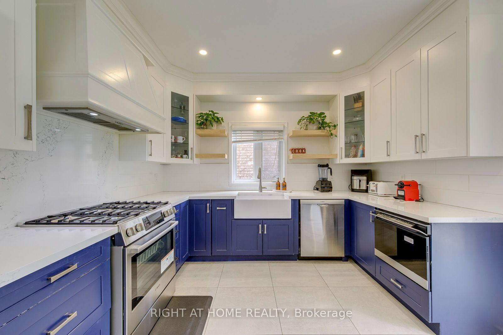 Photo 13 of 2244 Overfield Road, Oakville, West Oak Trails — HOMEH