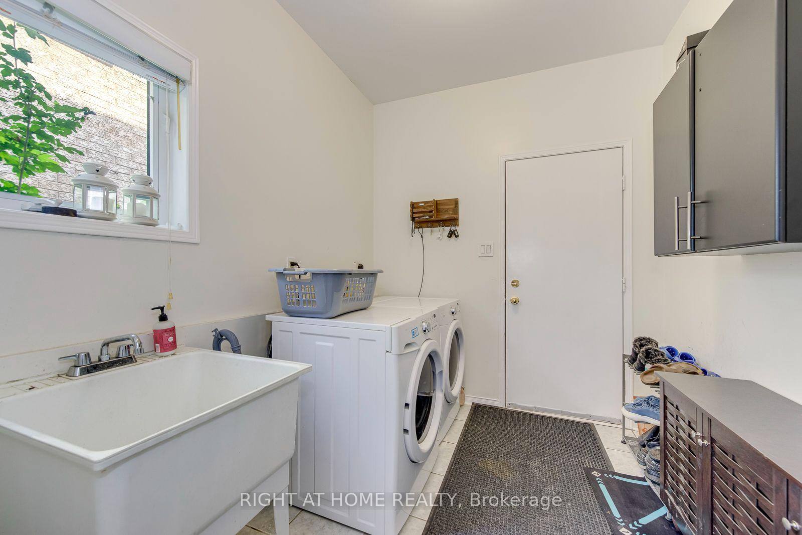 Photo 15 of 2244 Overfield Road, Oakville, West Oak Trails — HOMEH