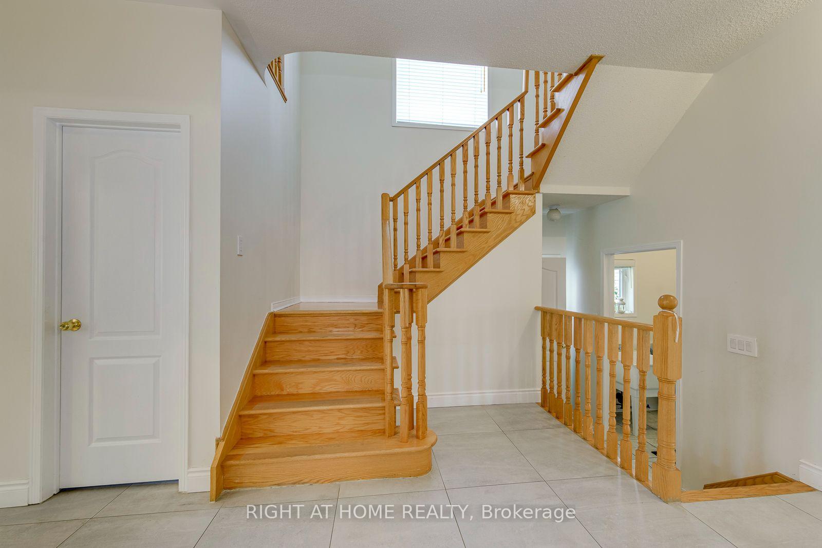 Photo 17 of 2244 Overfield Road, Oakville, West Oak Trails — HOMEH
